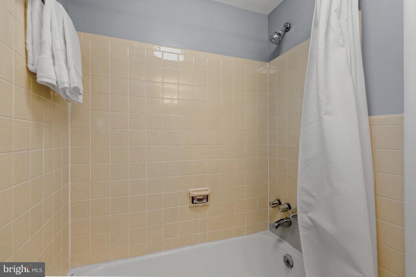 5018 11TH ST N, ARLINGTON, Virginia 22205, 5 Bedrooms Bedrooms, ,3 BathroomsBathrooms,Residential,For sale,5018 11TH ST N,VAAR2061316 MLS # VAAR2061316