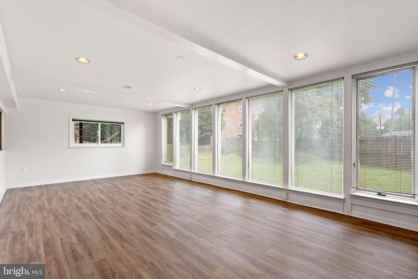 5018 11TH ST N, ARLINGTON, Virginia 22205, 5 Bedrooms Bedrooms, ,3 BathroomsBathrooms,Residential,For sale,5018 11TH ST N,VAAR2061316 MLS # VAAR2061316