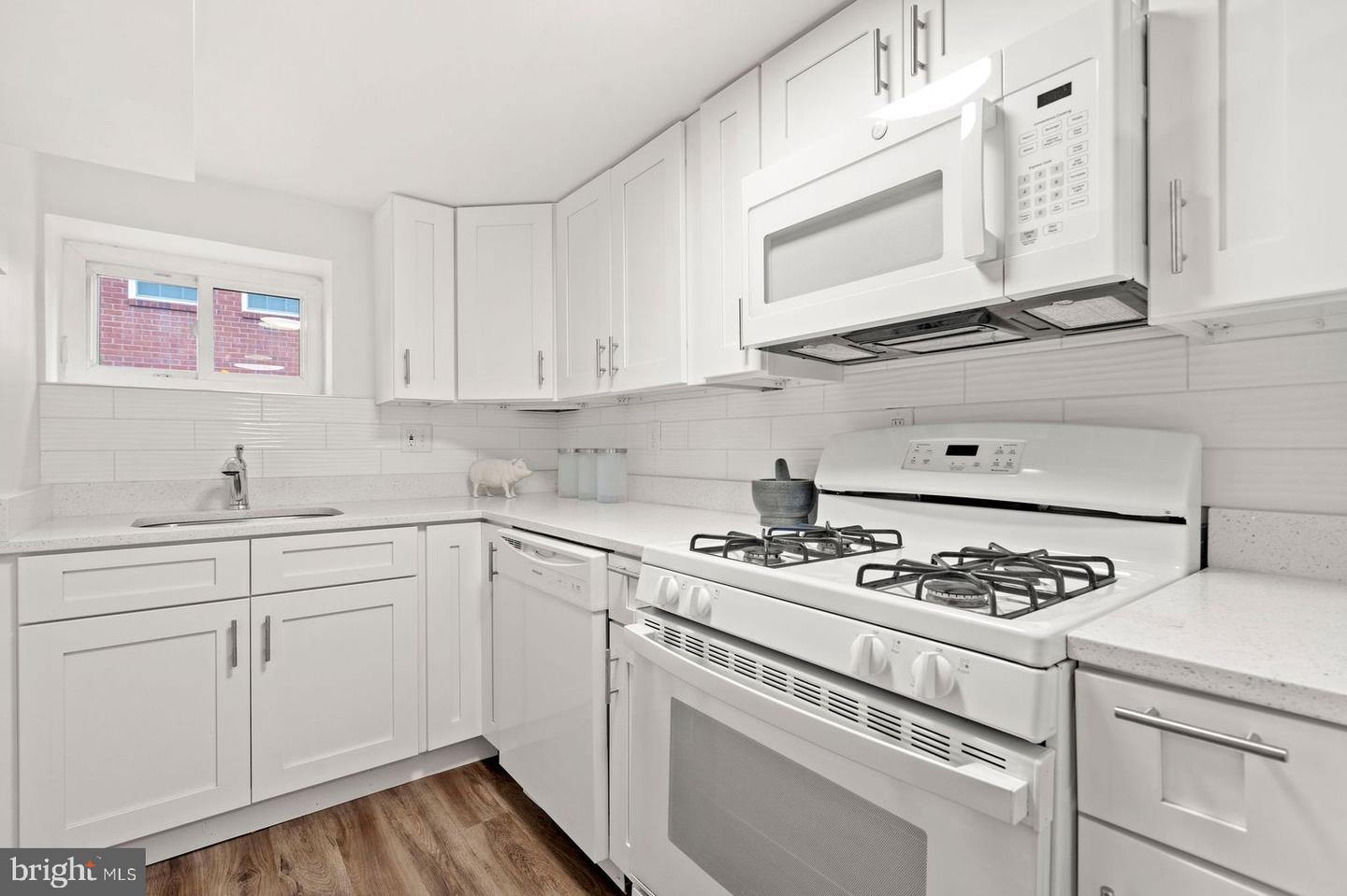 5018 11TH ST N, ARLINGTON, Virginia 22205, 5 Bedrooms Bedrooms, ,3 BathroomsBathrooms,Residential,For sale,5018 11TH ST N,VAAR2061316 MLS # VAAR2061316
