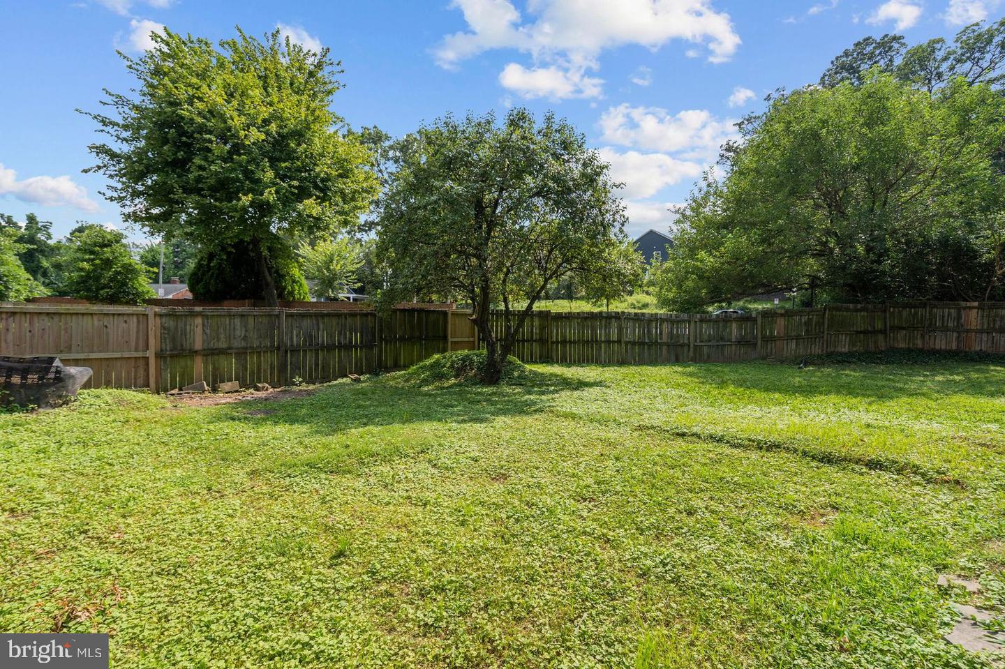 5018 11TH ST N, ARLINGTON, Virginia 22205, 5 Bedrooms Bedrooms, ,3 BathroomsBathrooms,Residential,For sale,5018 11TH ST N,VAAR2061316 MLS # VAAR2061316