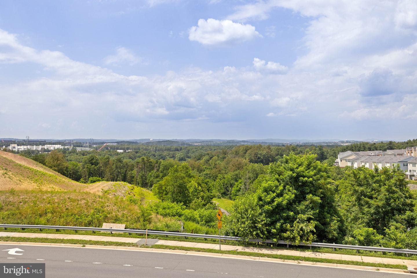 20775 LAMLASH TER, ASHBURN, Virginia 20147, 3 Bedrooms Bedrooms, ,2 BathroomsBathrooms,Residential,For sale,20775 LAMLASH TER,VALO2103076 MLS # VALO2103076