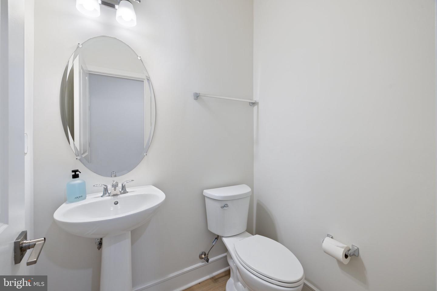 20775 LAMLASH TER, ASHBURN, Virginia 20147, 3 Bedrooms Bedrooms, ,2 BathroomsBathrooms,Residential,For sale,20775 LAMLASH TER,VALO2103076 MLS # VALO2103076