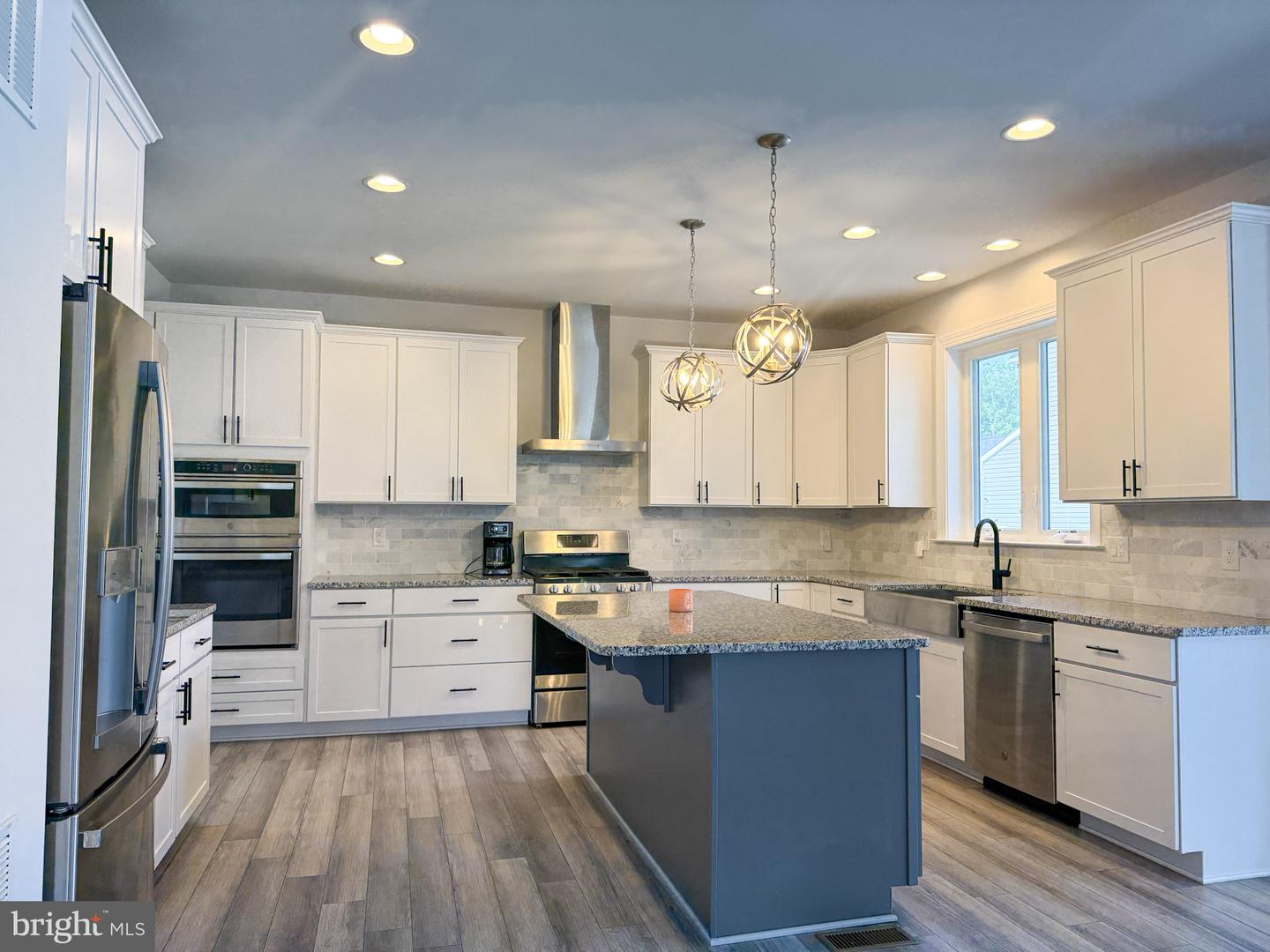 4005 GRANARY VIEW CT, DUMFRIES, Virginia 22025, 4 Bedrooms Bedrooms, ,5 BathroomsBathrooms,Residential,For sale,4005 GRANARY VIEW CT,VAPW2099892 MLS # VAPW2099892