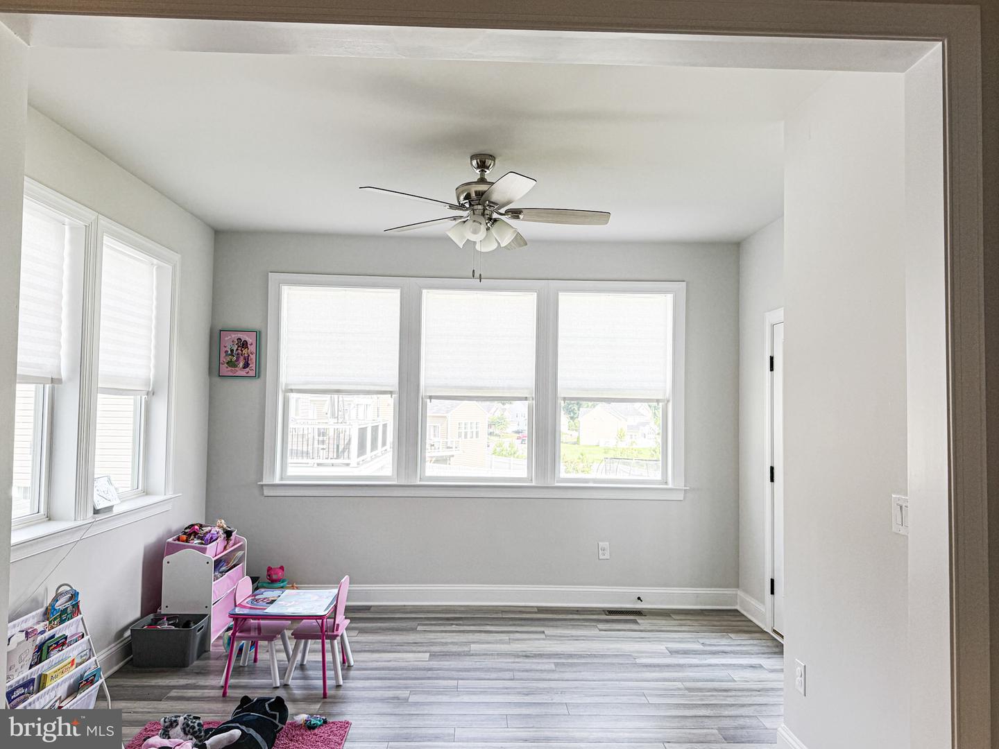 4005 GRANARY VIEW CT, DUMFRIES, Virginia 22025, 4 Bedrooms Bedrooms, ,5 BathroomsBathrooms,Residential,For sale,4005 GRANARY VIEW CT,VAPW2099892 MLS # VAPW2099892