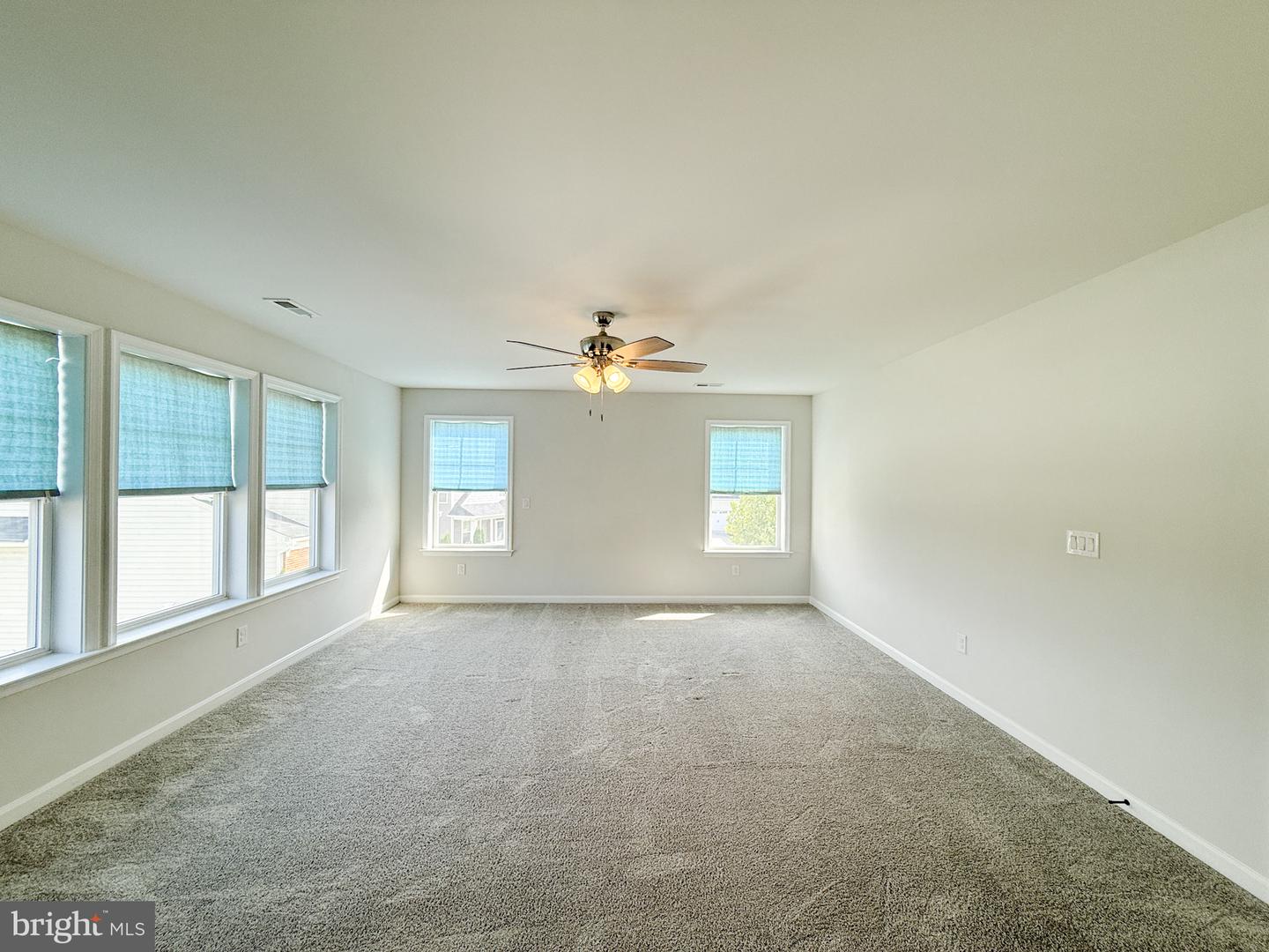 4005 GRANARY VIEW CT, DUMFRIES, Virginia 22025, 4 Bedrooms Bedrooms, ,5 BathroomsBathrooms,Residential,For sale,4005 GRANARY VIEW CT,VAPW2099892 MLS # VAPW2099892