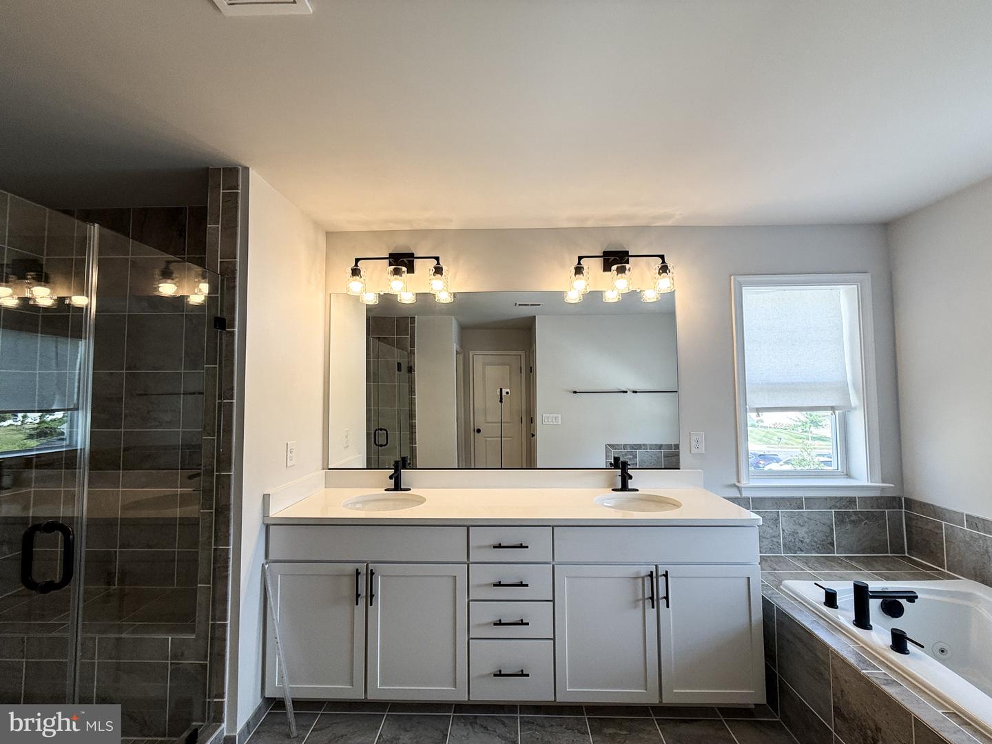 4005 GRANARY VIEW CT, DUMFRIES, Virginia 22025, 4 Bedrooms Bedrooms, ,5 BathroomsBathrooms,Residential,For sale,4005 GRANARY VIEW CT,VAPW2099892 MLS # VAPW2099892