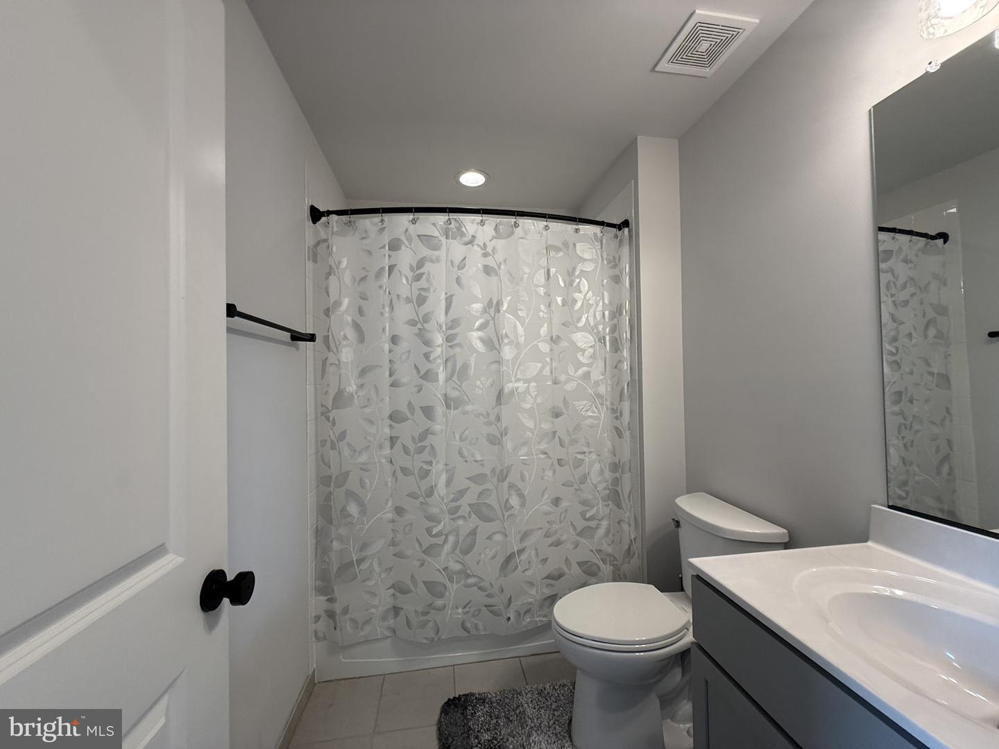 4005 GRANARY VIEW CT, DUMFRIES, Virginia 22025, 4 Bedrooms Bedrooms, ,5 BathroomsBathrooms,Residential,For sale,4005 GRANARY VIEW CT,VAPW2099892 MLS # VAPW2099892