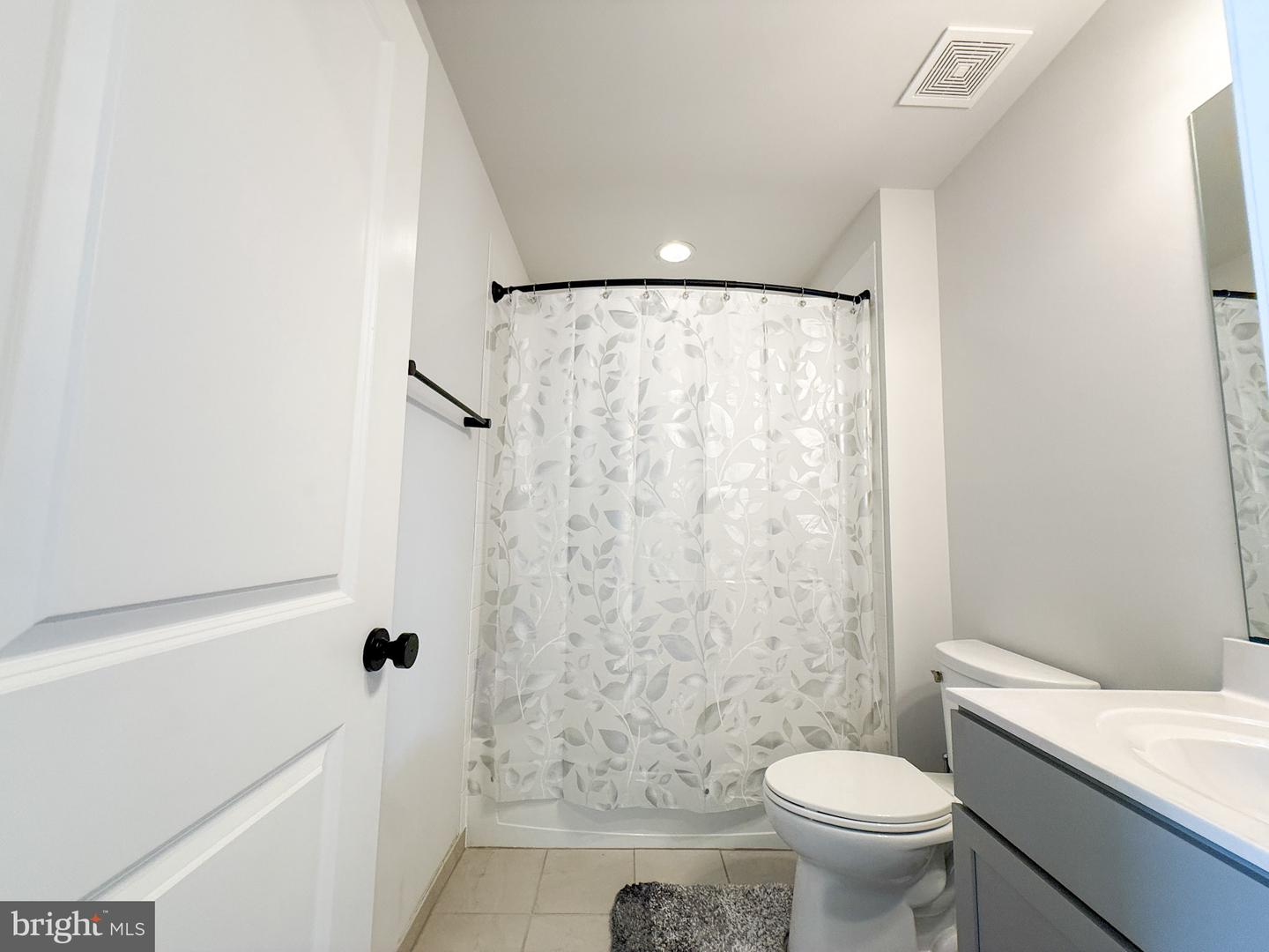 4005 GRANARY VIEW CT, DUMFRIES, Virginia 22025, 4 Bedrooms Bedrooms, ,5 BathroomsBathrooms,Residential,For sale,4005 GRANARY VIEW CT,VAPW2099892 MLS # VAPW2099892