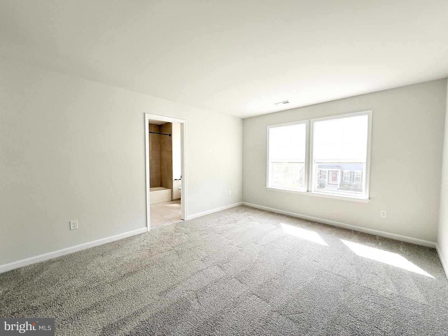 4005 GRANARY VIEW CT, DUMFRIES, Virginia 22025, 4 Bedrooms Bedrooms, ,5 BathroomsBathrooms,Residential,For sale,4005 GRANARY VIEW CT,VAPW2099892 MLS # VAPW2099892