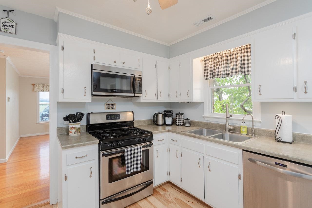 5566 BRIERY BRANCH RD, DAYTON, Virginia 22821, 3 Bedrooms Bedrooms, ,2 BathroomsBathrooms,Residential,5566 BRIERY BRANCH RD,667180 MLS # 667180