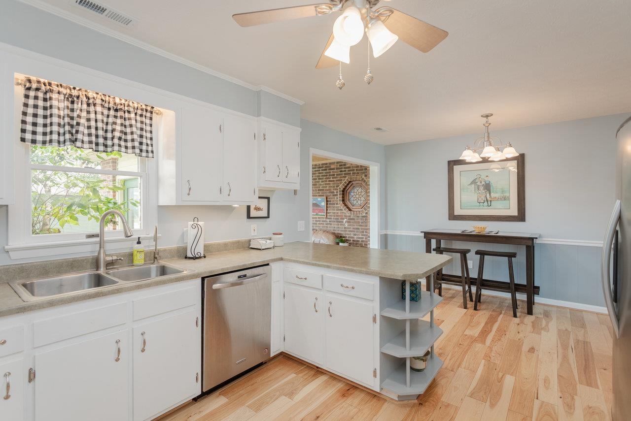 5566 BRIERY BRANCH RD, DAYTON, Virginia 22821, 3 Bedrooms Bedrooms, ,2 BathroomsBathrooms,Residential,5566 BRIERY BRANCH RD,667180 MLS # 667180