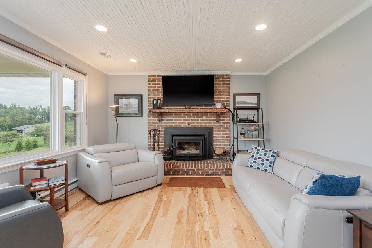 5566 BRIERY BRANCH RD, DAYTON, Virginia 22821, 3 Bedrooms Bedrooms, ,2 BathroomsBathrooms,Residential,5566 BRIERY BRANCH RD,667180 MLS # 667180