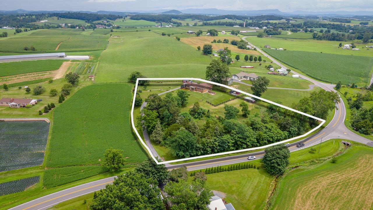 5566 BRIERY BRANCH RD, DAYTON, Virginia 22821, 3 Bedrooms Bedrooms, ,2 BathroomsBathrooms,Residential,5566 BRIERY BRANCH RD,667180 MLS # 667180