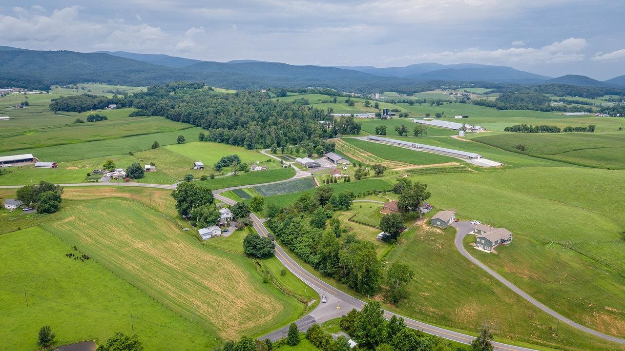 5566 BRIERY BRANCH RD, DAYTON, Virginia 22821, 3 Bedrooms Bedrooms, ,2 BathroomsBathrooms,Residential,5566 BRIERY BRANCH RD,667180 MLS # 667180