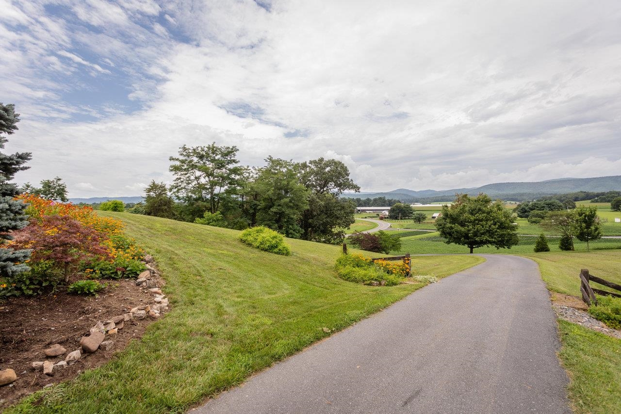5566 BRIERY BRANCH RD, DAYTON, Virginia 22821, 3 Bedrooms Bedrooms, ,2 BathroomsBathrooms,Residential,5566 BRIERY BRANCH RD,667180 MLS # 667180