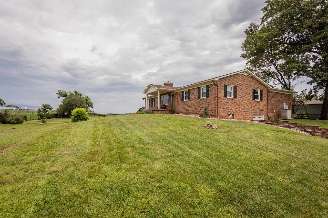 5566 BRIERY BRANCH RD, DAYTON, Virginia 22821, 3 Bedrooms Bedrooms, ,2 BathroomsBathrooms,Residential,5566 BRIERY BRANCH RD,667180 MLS # 667180