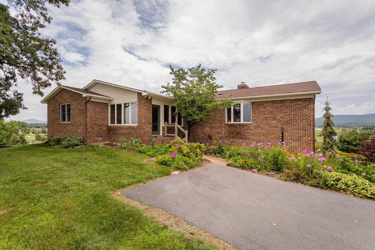 5566 BRIERY BRANCH RD, DAYTON, Virginia 22821, 3 Bedrooms Bedrooms, ,2 BathroomsBathrooms,Residential,5566 BRIERY BRANCH RD,667180 MLS # 667180