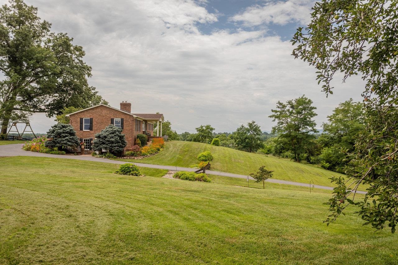 5566 BRIERY BRANCH RD, DAYTON, Virginia 22821, 3 Bedrooms Bedrooms, ,2 BathroomsBathrooms,Residential,5566 BRIERY BRANCH RD,667180 MLS # 667180