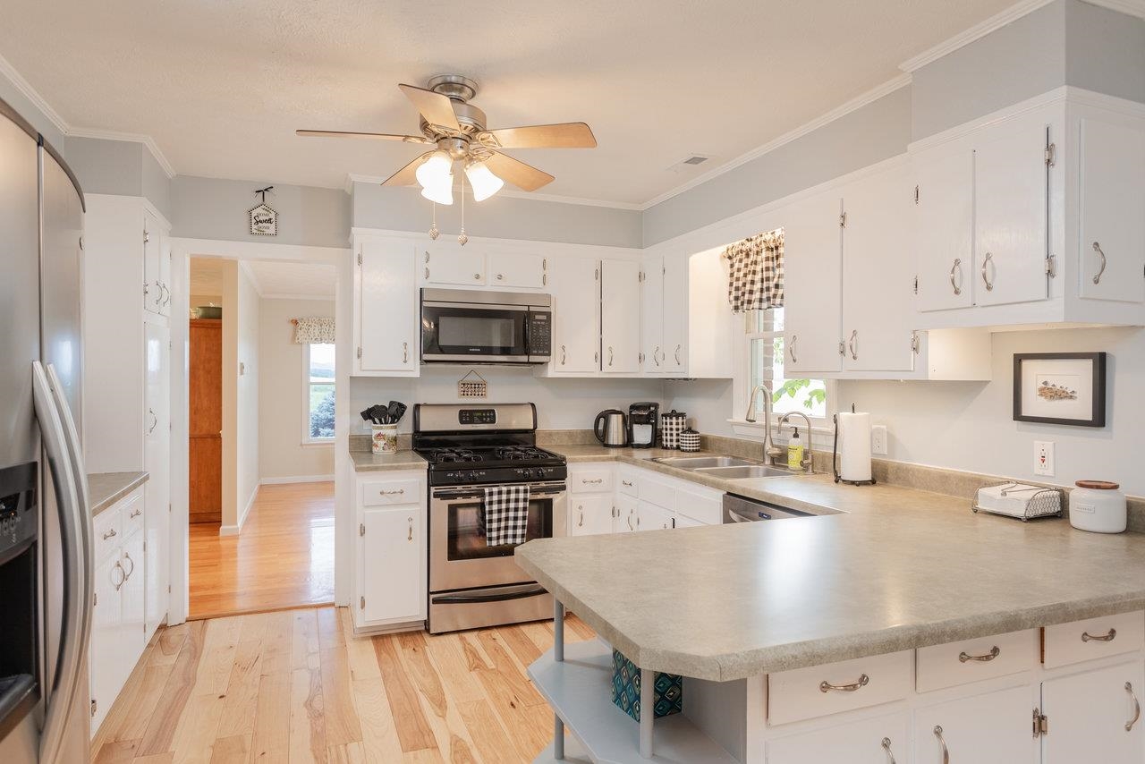 5566 BRIERY BRANCH RD, DAYTON, Virginia 22821, 3 Bedrooms Bedrooms, ,2 BathroomsBathrooms,Residential,5566 BRIERY BRANCH RD,667180 MLS # 667180