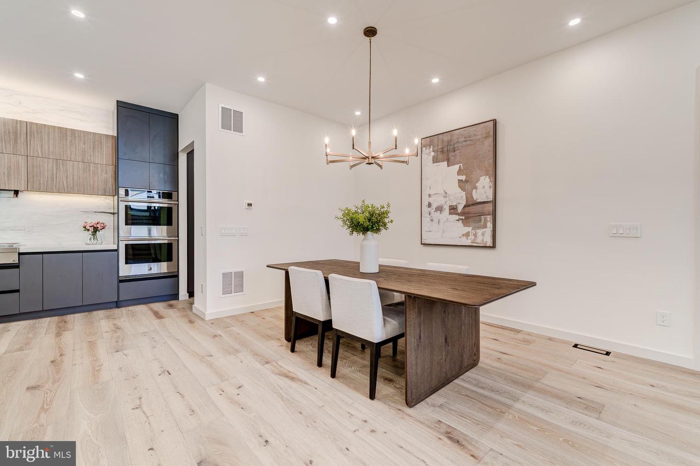 2017 N GREENBRIER ST, ARLINGTON, Virginia 22205, 5 Bedrooms Bedrooms, ,4 BathroomsBathrooms,Residential,For sale,2017 N GREENBRIER ST,VAAR2061342 MLS # VAAR2061342