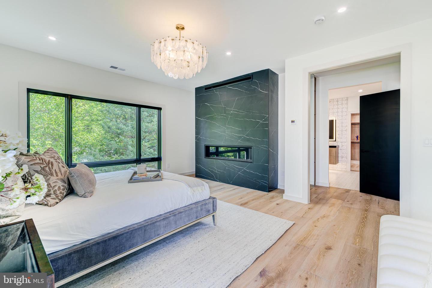 2017 N GREENBRIER ST, ARLINGTON, Virginia 22205, 5 Bedrooms Bedrooms, ,4 BathroomsBathrooms,Residential,For sale,2017 N GREENBRIER ST,VAAR2061342 MLS # VAAR2061342
