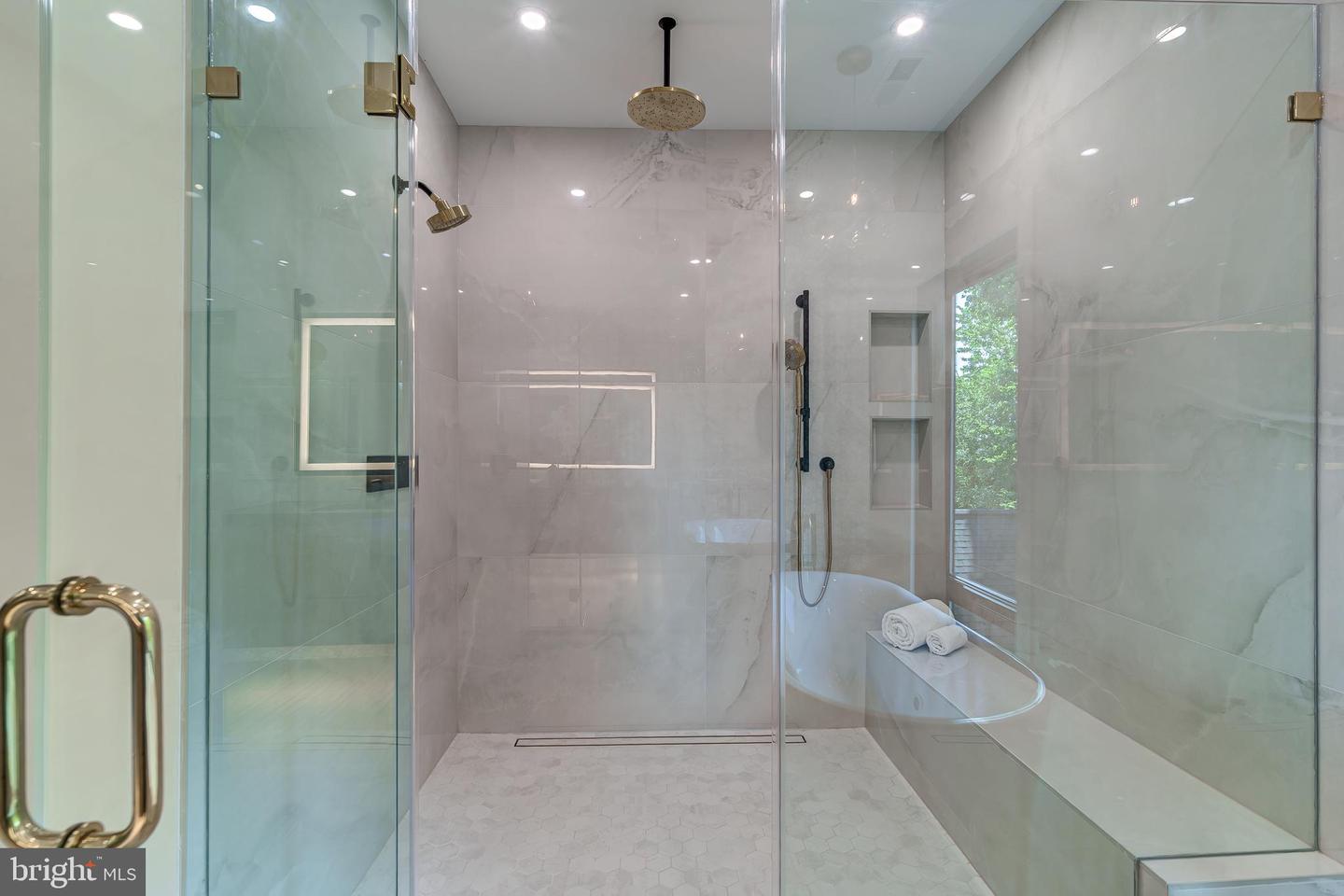 2017 N GREENBRIER ST, ARLINGTON, Virginia 22205, 5 Bedrooms Bedrooms, ,4 BathroomsBathrooms,Residential,For sale,2017 N GREENBRIER ST,VAAR2061342 MLS # VAAR2061342