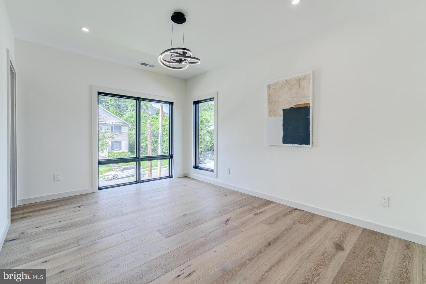 2017 N GREENBRIER ST, ARLINGTON, Virginia 22205, 5 Bedrooms Bedrooms, ,4 BathroomsBathrooms,Residential,For sale,2017 N GREENBRIER ST,VAAR2061342 MLS # VAAR2061342