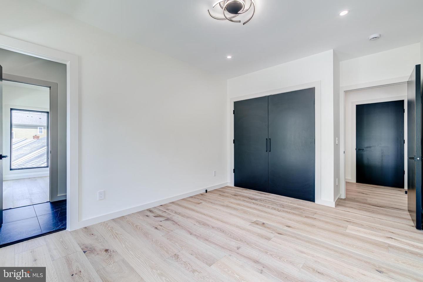 2017 N GREENBRIER ST, ARLINGTON, Virginia 22205, 5 Bedrooms Bedrooms, ,4 BathroomsBathrooms,Residential,For sale,2017 N GREENBRIER ST,VAAR2061342 MLS # VAAR2061342