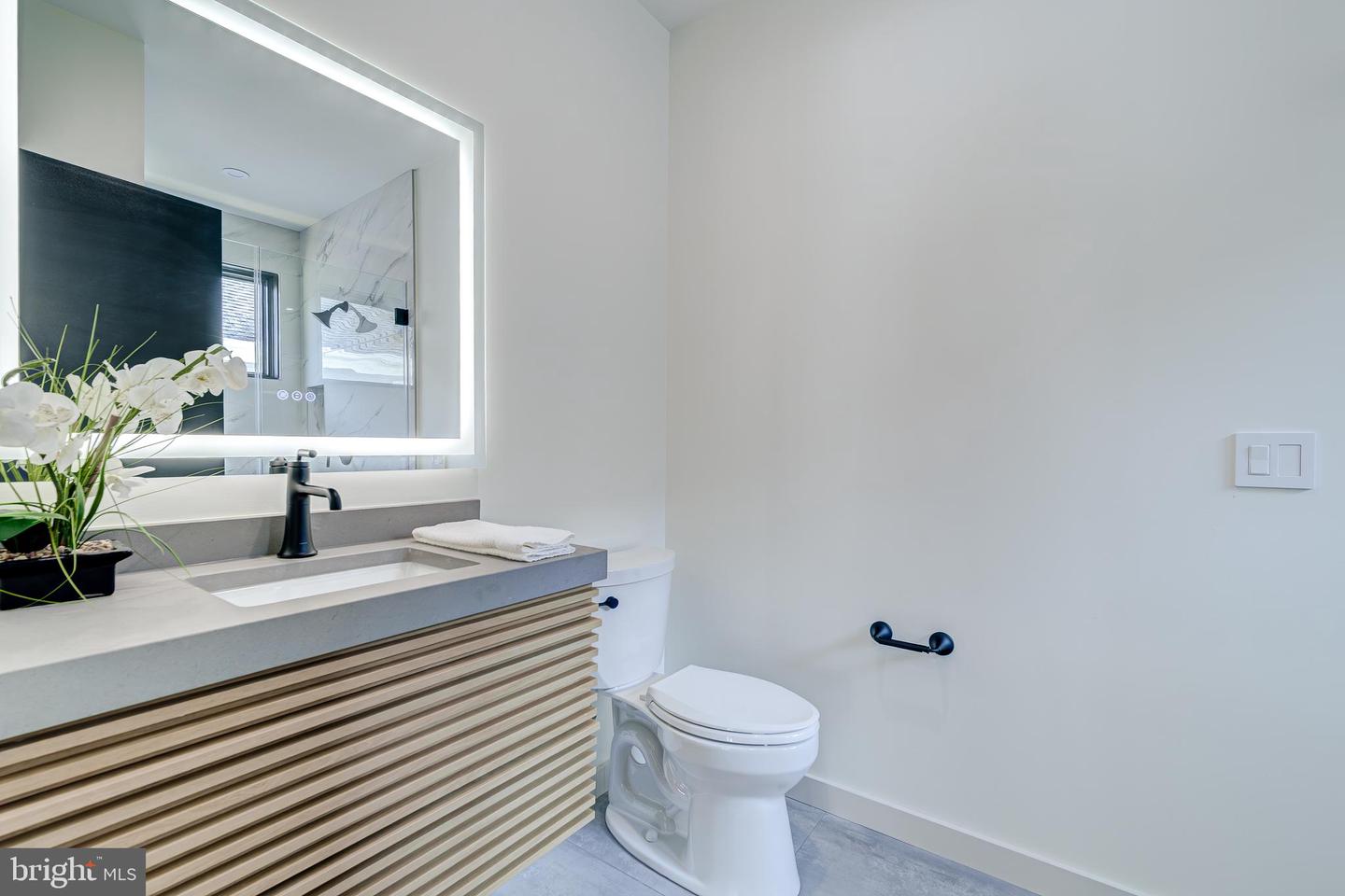 2017 N GREENBRIER ST, ARLINGTON, Virginia 22205, 5 Bedrooms Bedrooms, ,4 BathroomsBathrooms,Residential,For sale,2017 N GREENBRIER ST,VAAR2061342 MLS # VAAR2061342