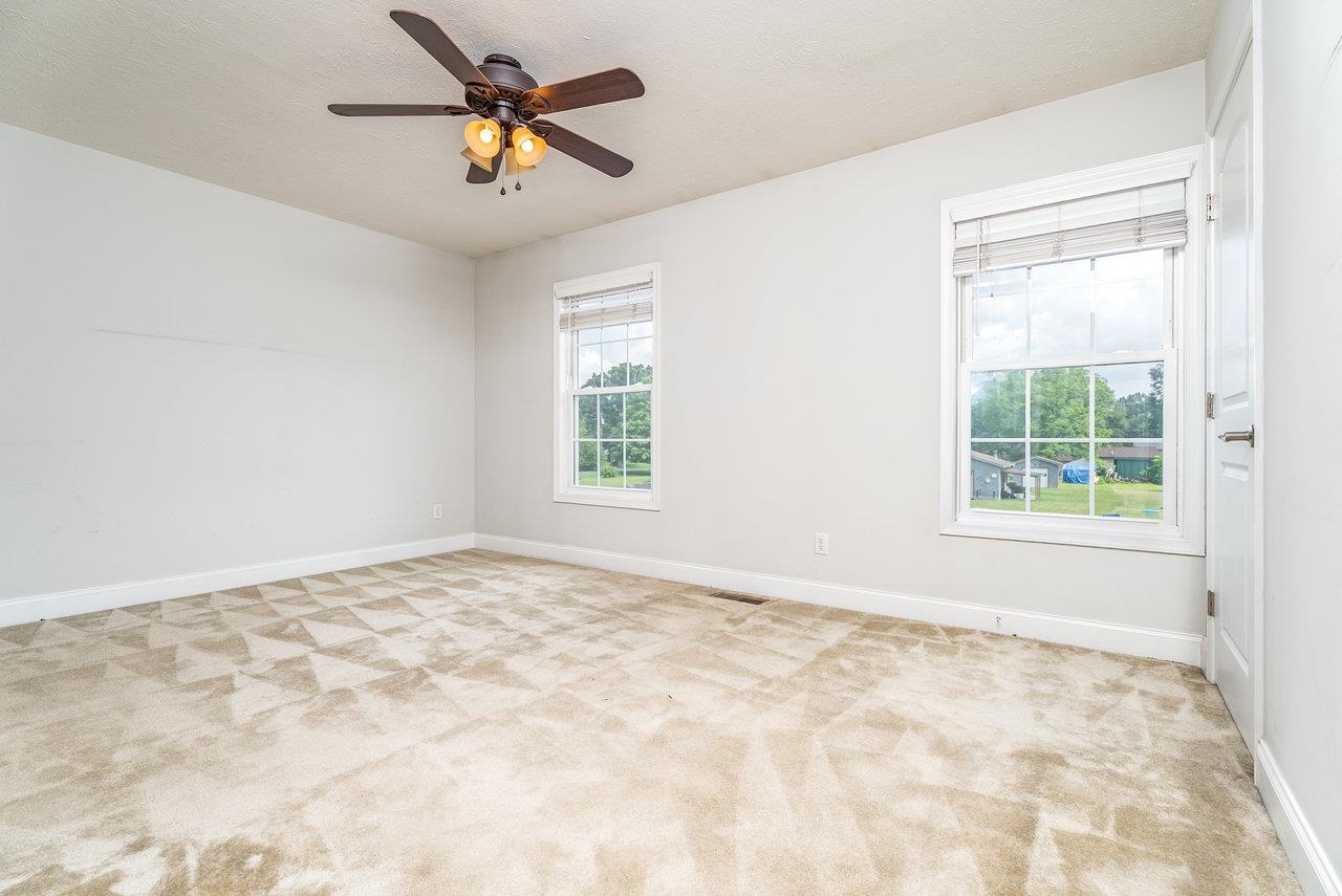 207 15TH ST, GROTTOES, Virginia 24441, 2 Bedrooms Bedrooms, ,2 BathroomsBathrooms,Residential,207 15TH ST,667184 MLS # 667184