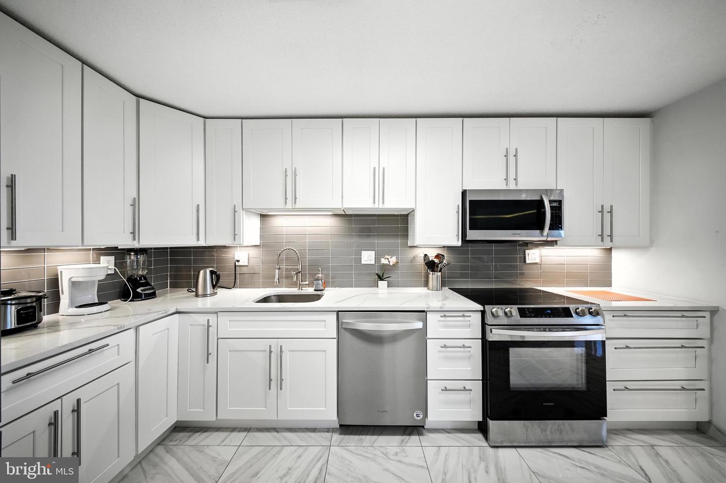 203 YOAKUM PKWY #804, ALEXANDRIA, Virginia 22304, 2 Bedrooms Bedrooms, 4 Rooms Rooms,1 BathroomBathrooms,Residential,For sale,203 YOAKUM PKWY #804,VAAX2047832 MLS # VAAX2047832
