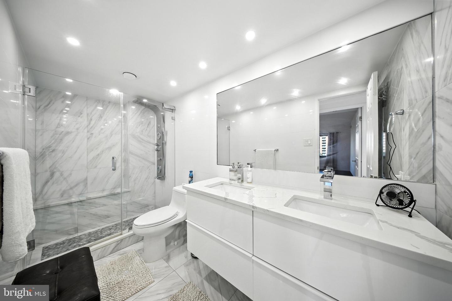 203 YOAKUM PKWY #804, ALEXANDRIA, Virginia 22304, 2 Bedrooms Bedrooms, 4 Rooms Rooms,1 BathroomBathrooms,Residential,For sale,203 YOAKUM PKWY #804,VAAX2047832 MLS # VAAX2047832