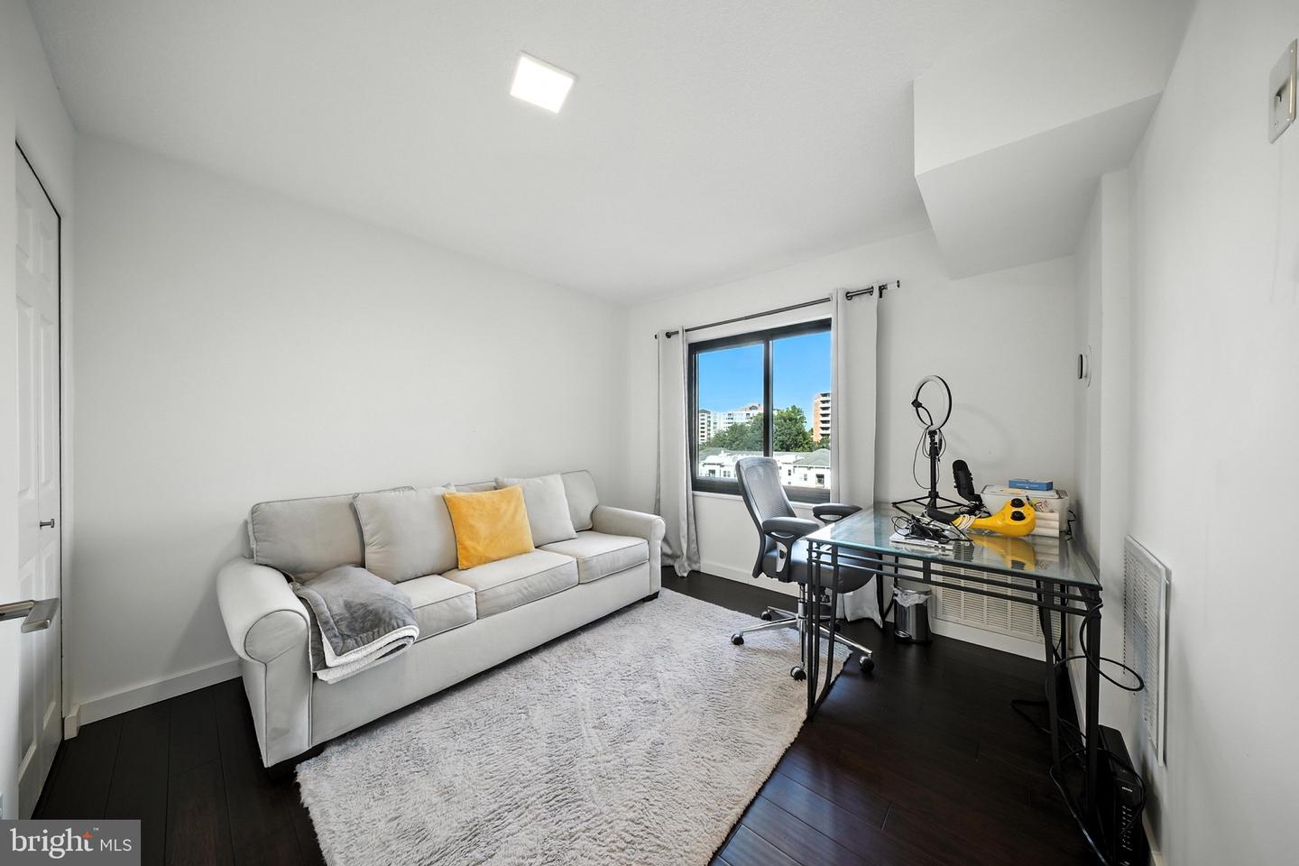 203 YOAKUM PKWY #804, ALEXANDRIA, Virginia 22304, 2 Bedrooms Bedrooms, 4 Rooms Rooms,1 BathroomBathrooms,Residential,For sale,203 YOAKUM PKWY #804,VAAX2047832 MLS # VAAX2047832