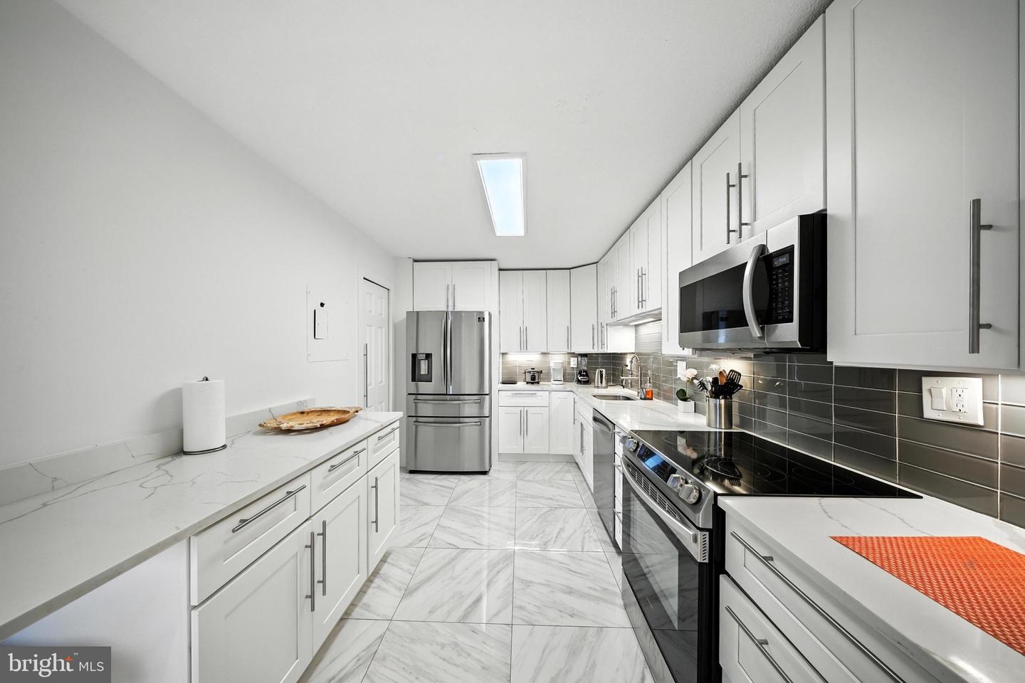 203 YOAKUM PKWY #804, ALEXANDRIA, Virginia 22304, 2 Bedrooms Bedrooms, 4 Rooms Rooms,1 BathroomBathrooms,Residential,For sale,203 YOAKUM PKWY #804,VAAX2047832 MLS # VAAX2047832