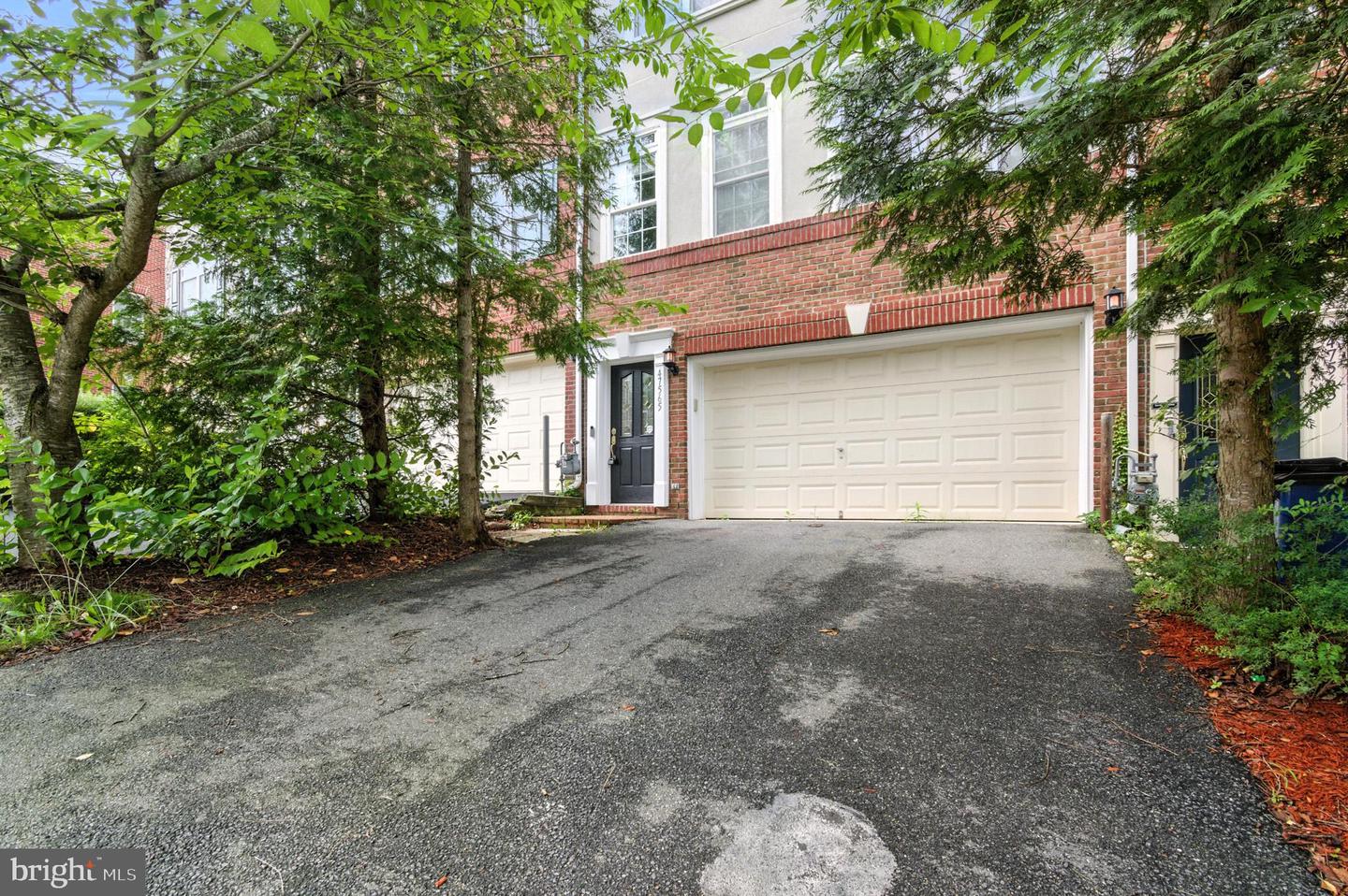 47565 ROYAL BURNHAM TER, STERLING, Virginia 20165, 4 Bedrooms Bedrooms, ,2 BathroomsBathrooms,Residential,For sale,47565 ROYAL BURNHAM TER,VALO2103122 MLS # VALO2103122