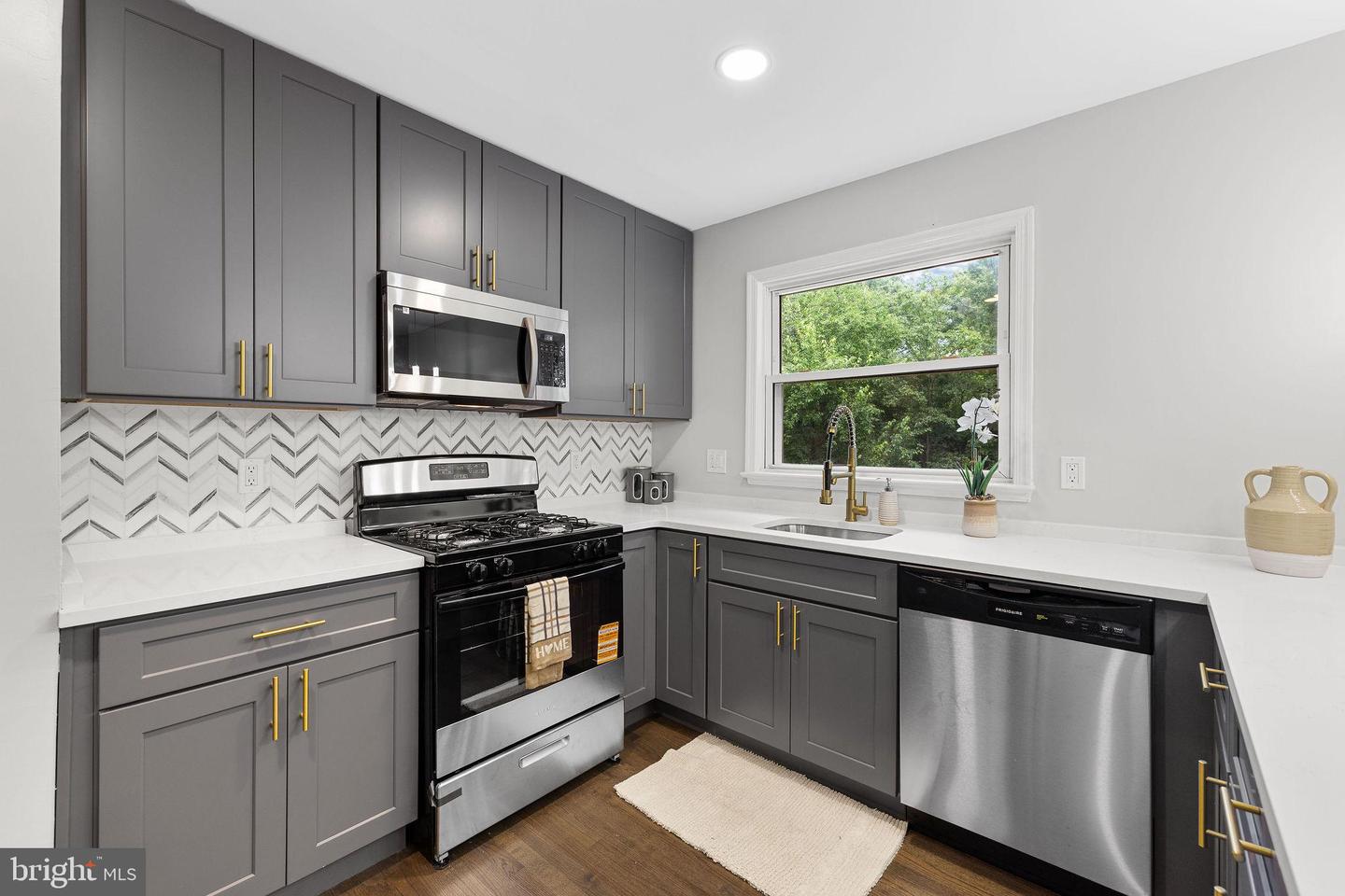 8614 GATESHEAD RD, ALEXANDRIA, Virginia 22309, 4 Bedrooms Bedrooms, ,3 BathroomsBathrooms,Residential,For sale,8614 GATESHEAD RD,VAFX2257496 MLS # VAFX2257496