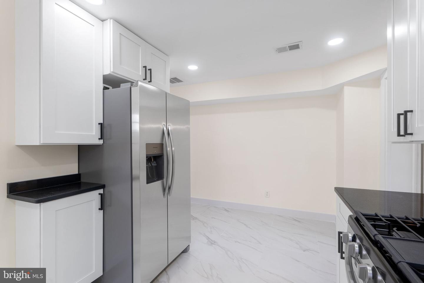 3625 S FOUR MILE RUN DR, ARLINGTON, Virginia 22206, 3 Bedrooms Bedrooms, ,3 BathroomsBathrooms,Residential,For sale,3625 S FOUR MILE RUN DR,VAAR2061358 MLS # VAAR2061358