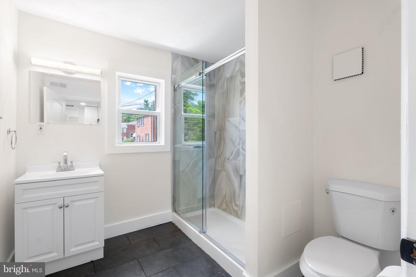 3625 S FOUR MILE RUN DR, ARLINGTON, Virginia 22206, 3 Bedrooms Bedrooms, ,3 BathroomsBathrooms,Residential,For sale,3625 S FOUR MILE RUN DR,VAAR2061358 MLS # VAAR2061358