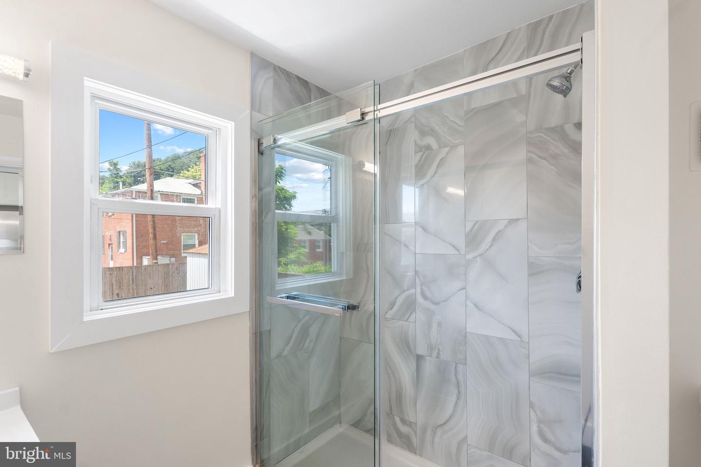 3625 S FOUR MILE RUN DR, ARLINGTON, Virginia 22206, 3 Bedrooms Bedrooms, ,3 BathroomsBathrooms,Residential,For sale,3625 S FOUR MILE RUN DR,VAAR2061358 MLS # VAAR2061358