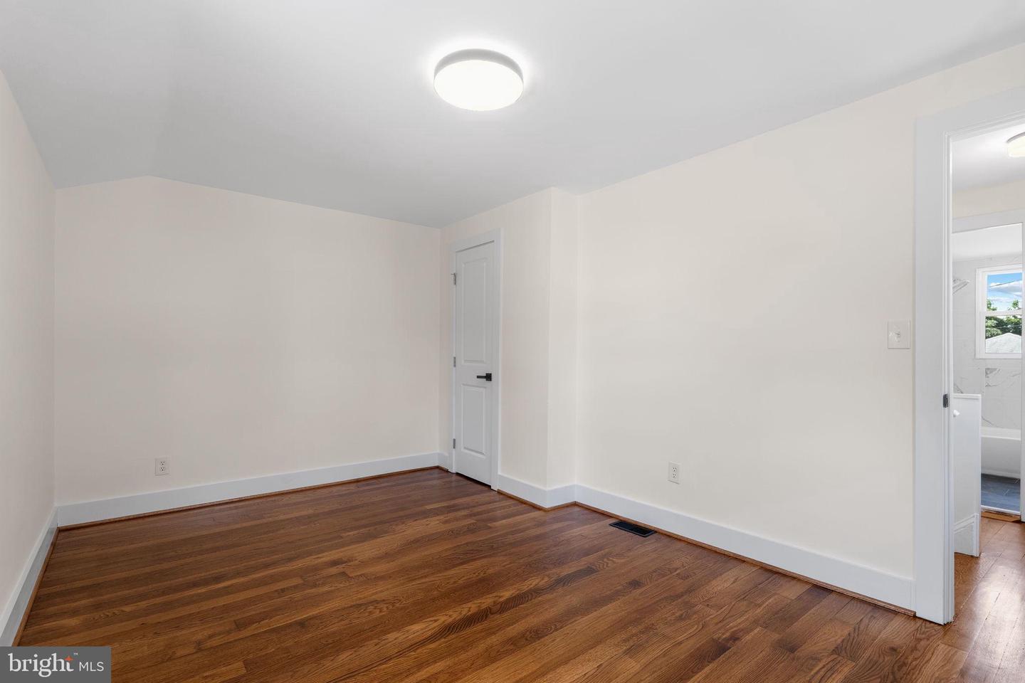 3625 S FOUR MILE RUN DR, ARLINGTON, Virginia 22206, 3 Bedrooms Bedrooms, ,3 BathroomsBathrooms,Residential,For sale,3625 S FOUR MILE RUN DR,VAAR2061358 MLS # VAAR2061358