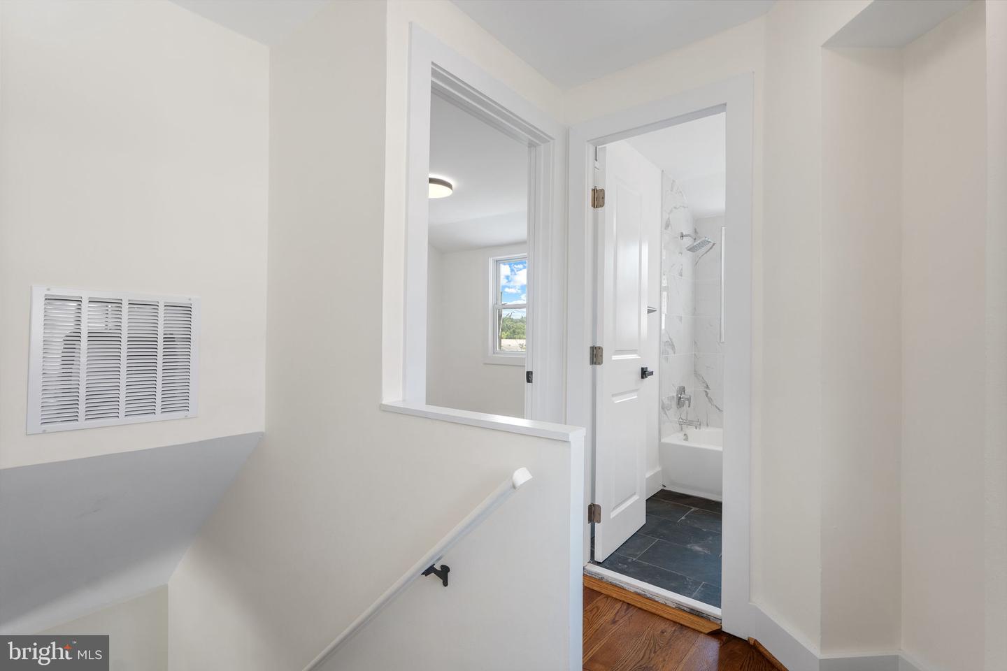 3625 S FOUR MILE RUN DR, ARLINGTON, Virginia 22206, 3 Bedrooms Bedrooms, ,3 BathroomsBathrooms,Residential,For sale,3625 S FOUR MILE RUN DR,VAAR2061358 MLS # VAAR2061358