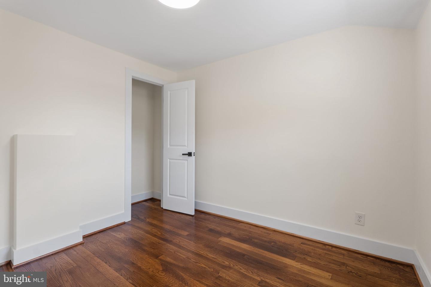 3625 S FOUR MILE RUN DR, ARLINGTON, Virginia 22206, 3 Bedrooms Bedrooms, ,3 BathroomsBathrooms,Residential,For sale,3625 S FOUR MILE RUN DR,VAAR2061358 MLS # VAAR2061358