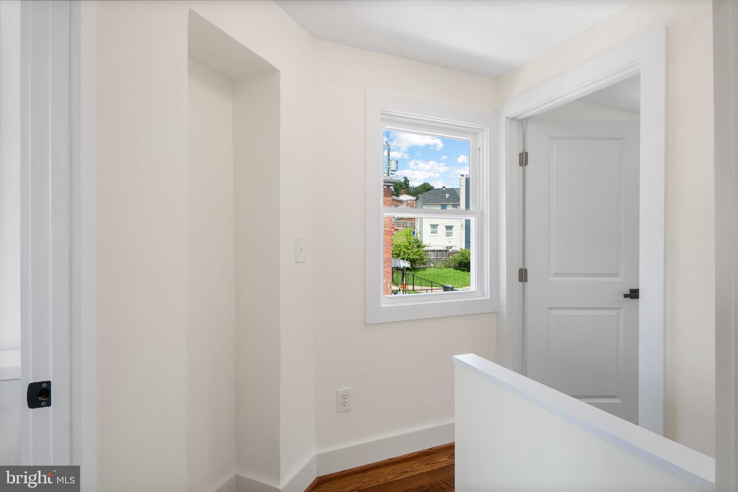 3625 S FOUR MILE RUN DR, ARLINGTON, Virginia 22206, 3 Bedrooms Bedrooms, ,3 BathroomsBathrooms,Residential,For sale,3625 S FOUR MILE RUN DR,VAAR2061358 MLS # VAAR2061358
