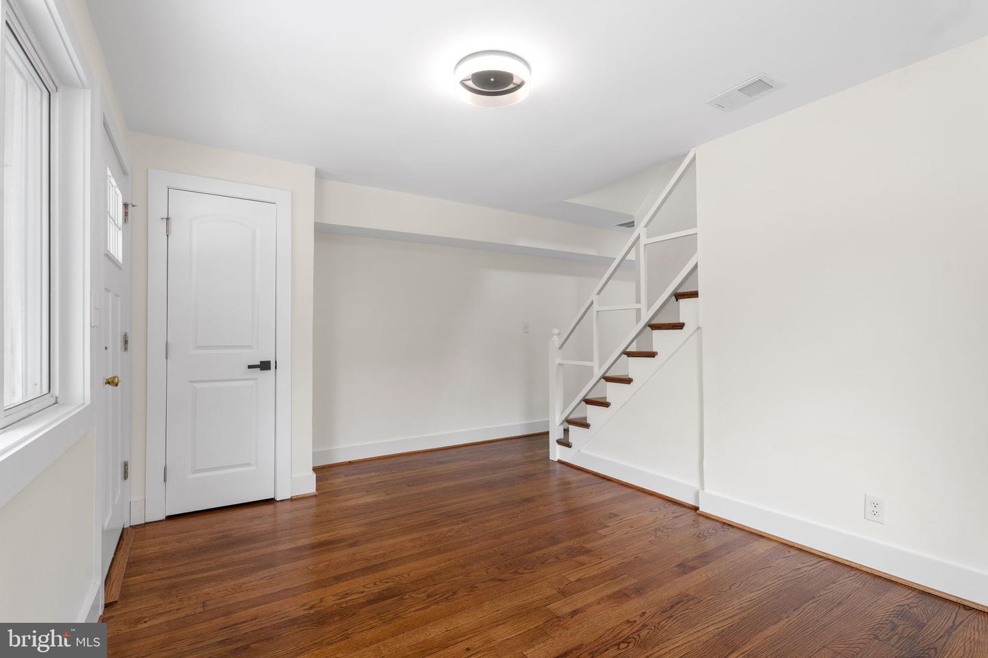 3625 S FOUR MILE RUN DR, ARLINGTON, Virginia 22206, 3 Bedrooms Bedrooms, ,3 BathroomsBathrooms,Residential,For sale,3625 S FOUR MILE RUN DR,VAAR2061358 MLS # VAAR2061358