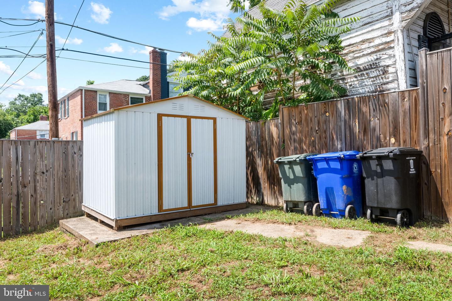 3625 S FOUR MILE RUN DR, ARLINGTON, Virginia 22206, 3 Bedrooms Bedrooms, ,3 BathroomsBathrooms,Residential,For sale,3625 S FOUR MILE RUN DR,VAAR2061358 MLS # VAAR2061358