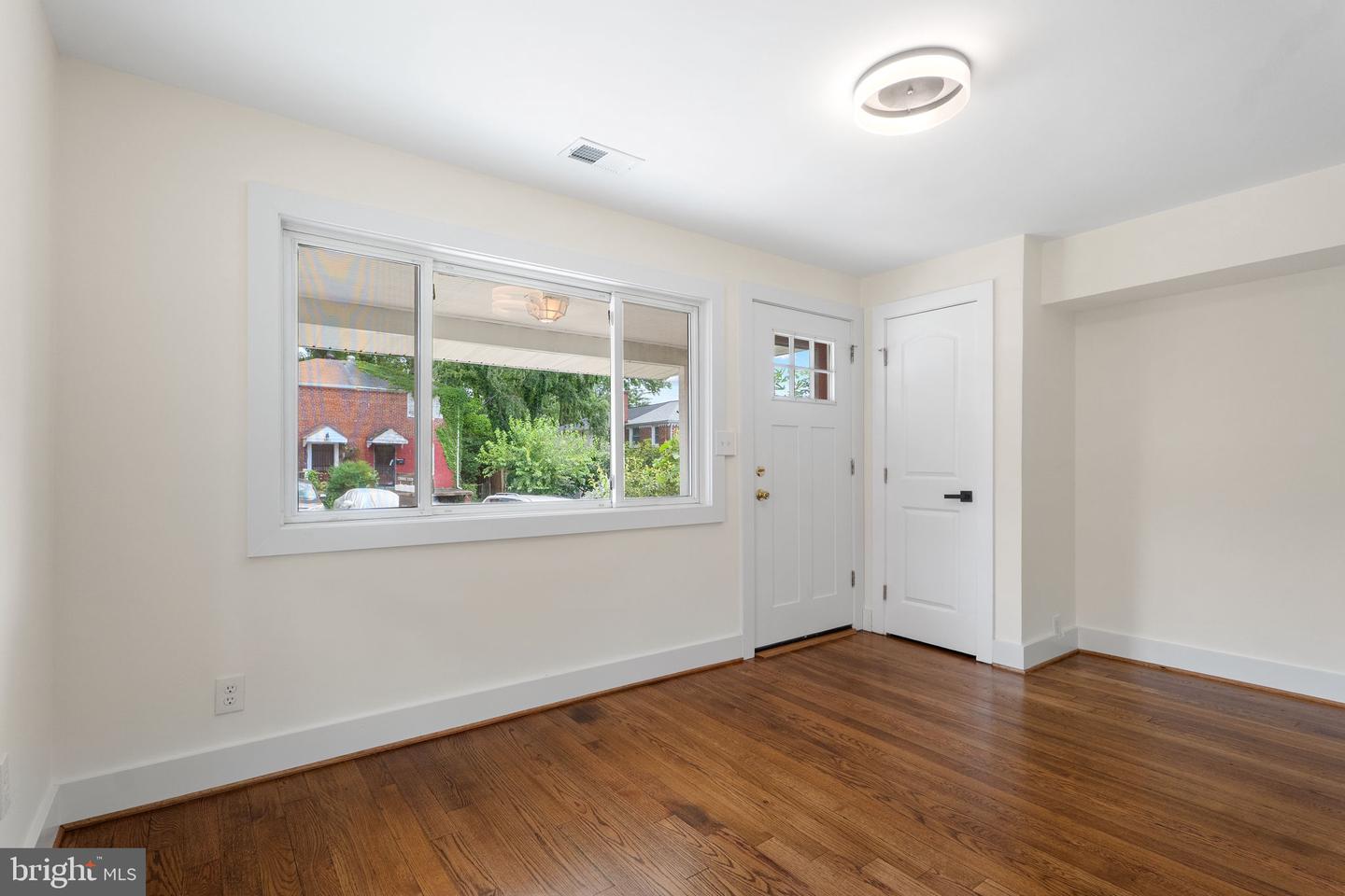 3625 S FOUR MILE RUN DR, ARLINGTON, Virginia 22206, 3 Bedrooms Bedrooms, ,3 BathroomsBathrooms,Residential,For sale,3625 S FOUR MILE RUN DR,VAAR2061358 MLS # VAAR2061358