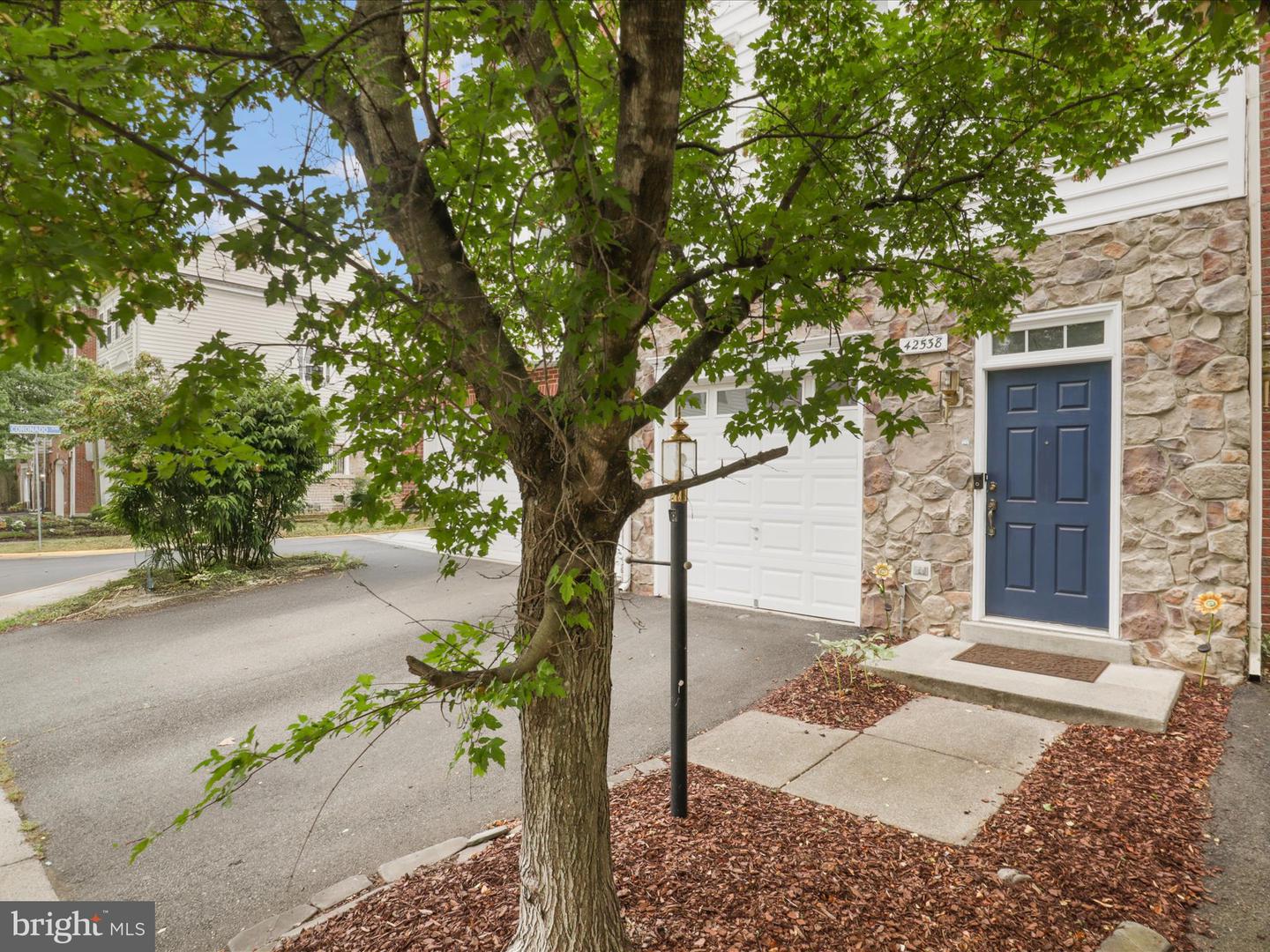 42538 MAGELLAN SQ, BRAMBLETON, Virginia 20148, 3 Bedrooms Bedrooms, ,3 BathroomsBathrooms,Residential,For sale,42538 MAGELLAN SQ,VALO2103152 MLS # VALO2103152