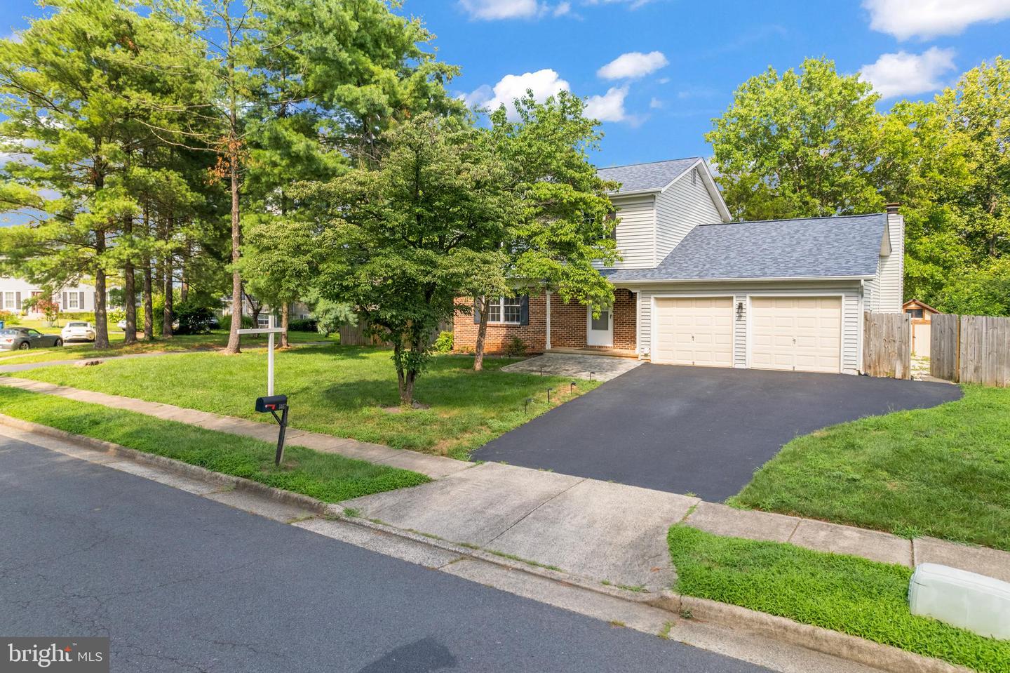 1407 SKYHAVEN CT, HERNDON, Virginia 20170, 3 Bedrooms Bedrooms, ,3 BathroomsBathrooms,Residential,For sale,1407 SKYHAVEN CT,VAFX2257578 MLS # VAFX2257578