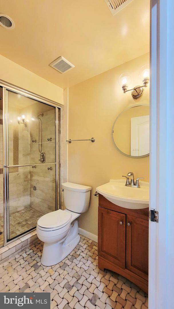 2216 1ST ST NW, WASHINGTON, District Of Columbia 20001, 6 Bedrooms Bedrooms, ,4 BathroomsBathrooms,Residential,For sale,2216 1ST ST NW,DCDC2212146 MLS # DCDC2212146