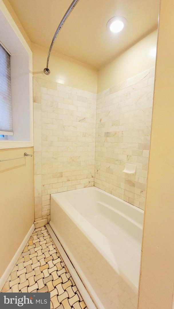 2216 1ST ST NW, WASHINGTON, District Of Columbia 20001, 6 Bedrooms Bedrooms, ,4 BathroomsBathrooms,Residential,For sale,2216 1ST ST NW,DCDC2212146 MLS # DCDC2212146